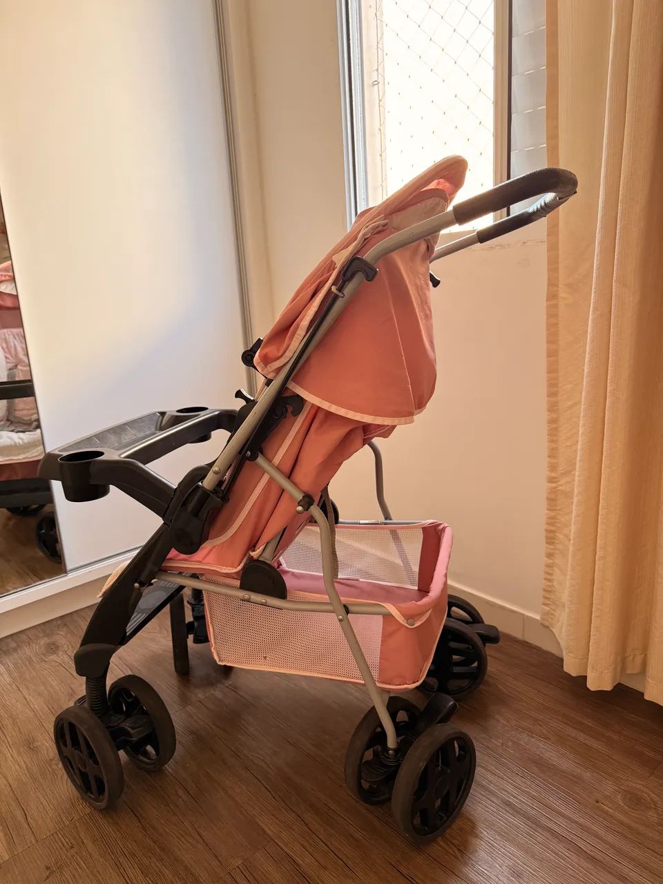 Carrinho de bebê menina