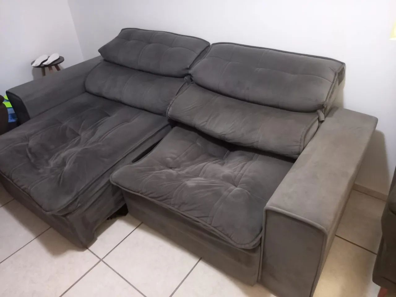 Sofá retrátil e reclinável cinza - 2.30m