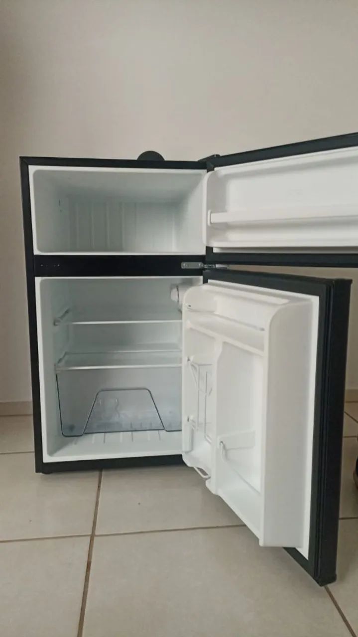 Frigobar Duplex Eos Efb140d 88 Litros Preto 220v