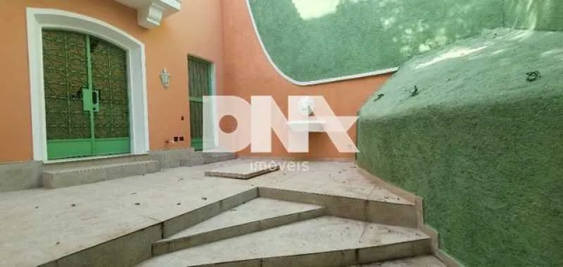 Casa de rua - / Residencial / Urca