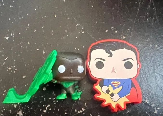 mini funko pop kinder joy dc importados (desapego) - Foto 4