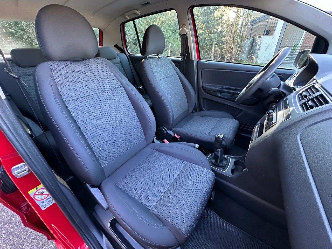 Volkswagen Fox 1.6 MI Total Flex 8V 5P 2014 - Foto 5