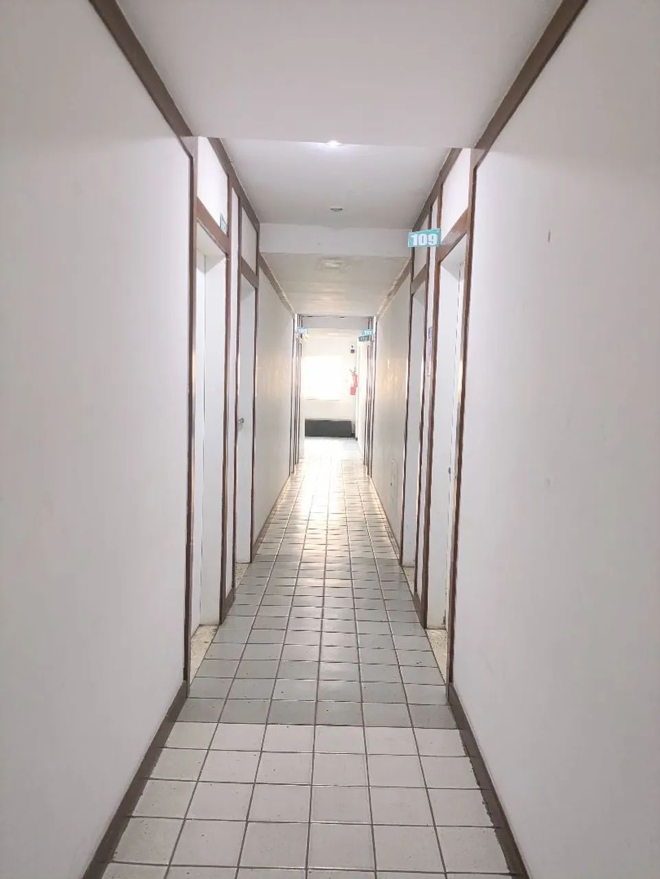 Alugo sala Pituba  - Foto 4