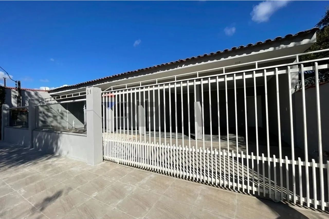 Casa linear em penedo para locação 4 quartos e piscina - Foto 2