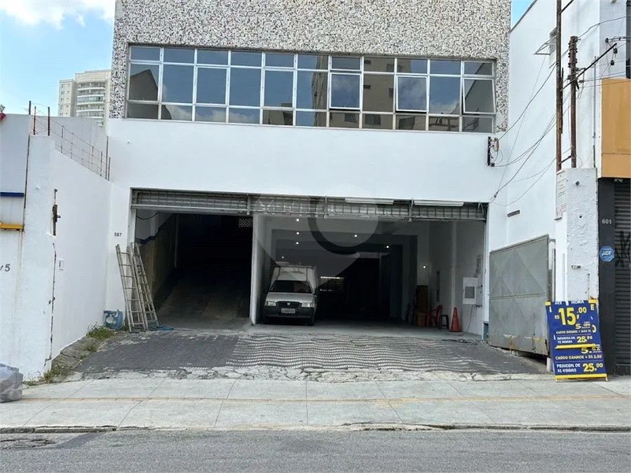 Galpão à venda ou para locação em Lapa - SP