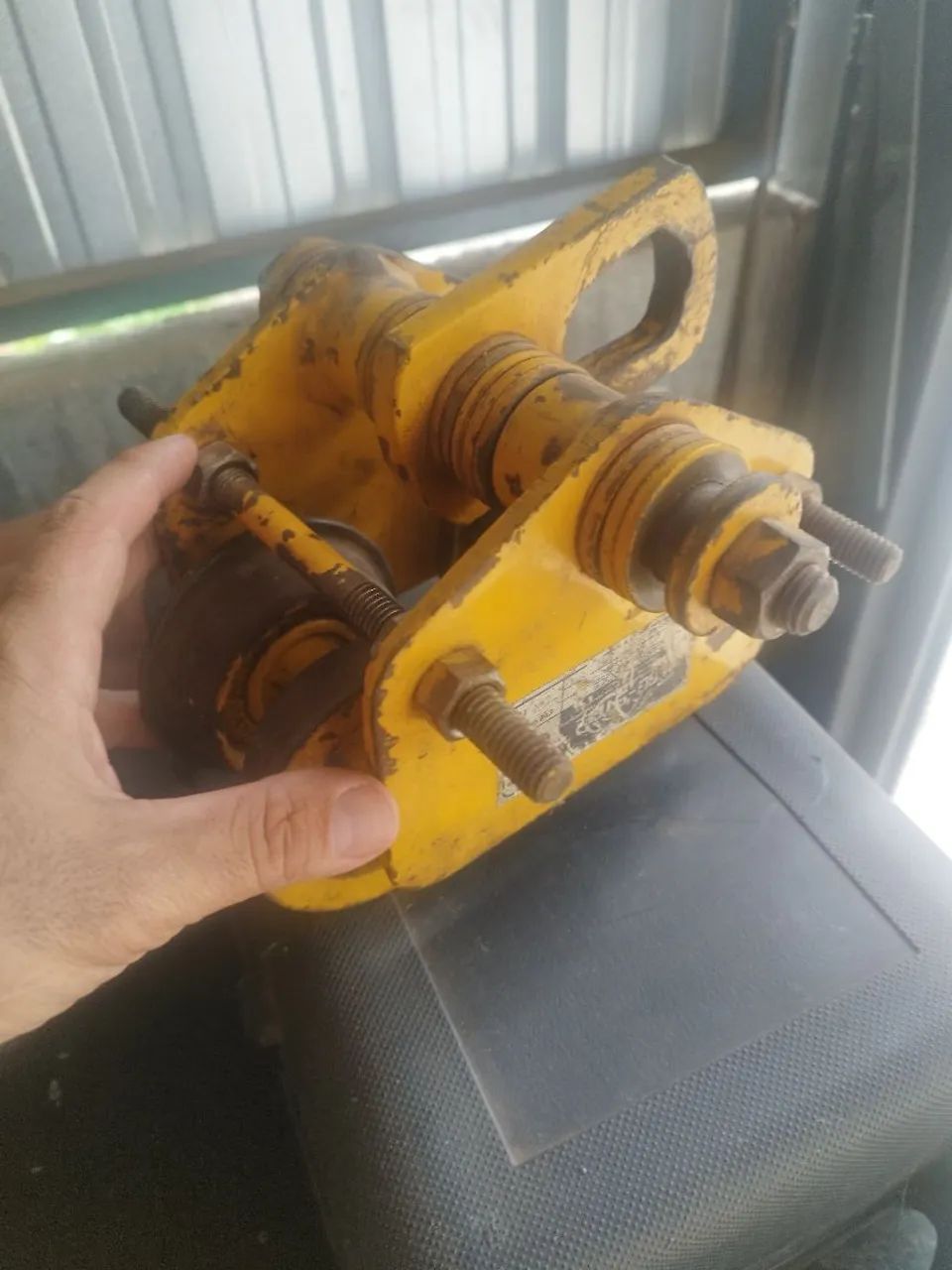 Trole Berg Steel, capacidade 1 tonelada - Foto 3