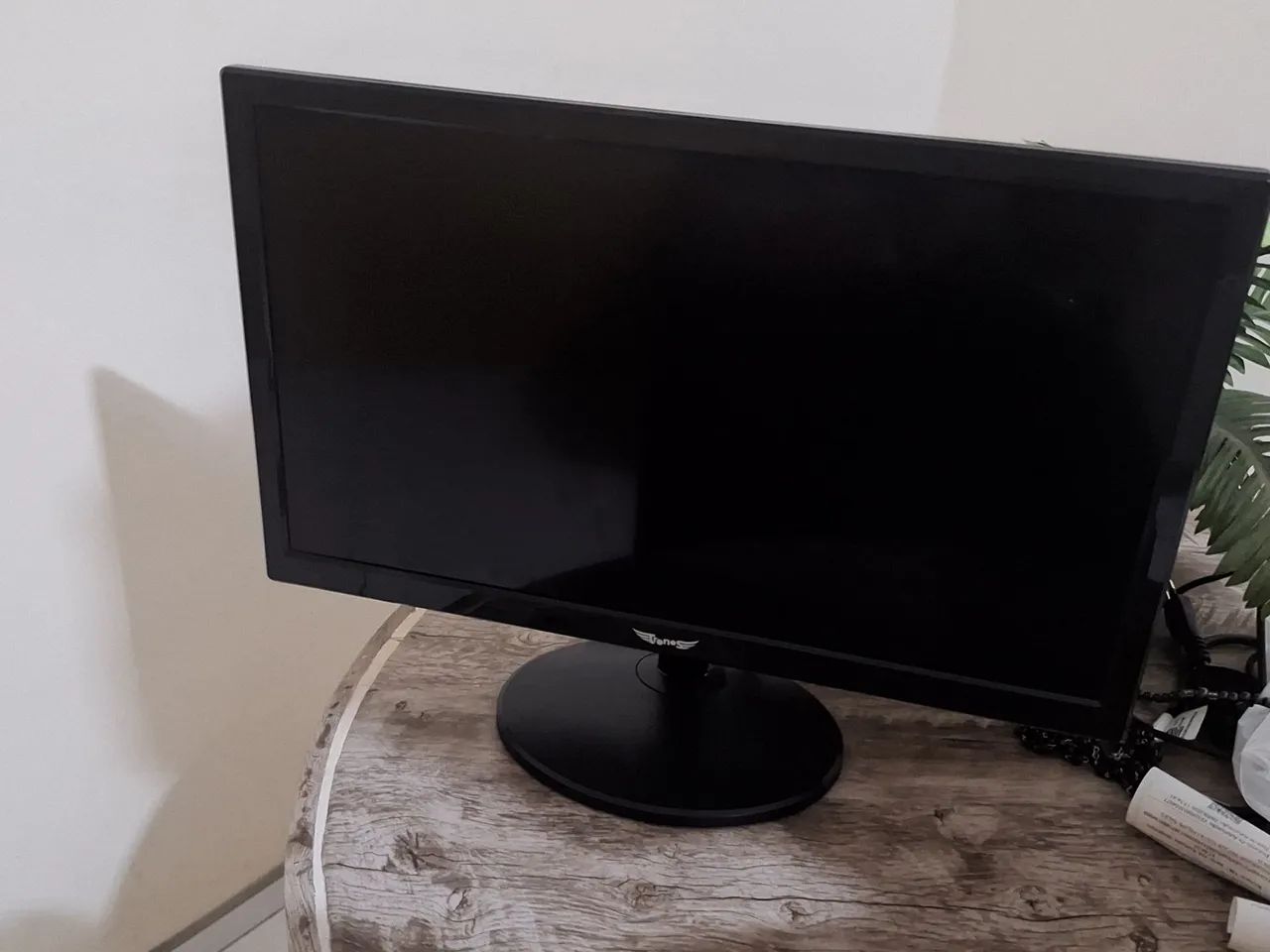 Monitor LED Tronos 20 polegadas