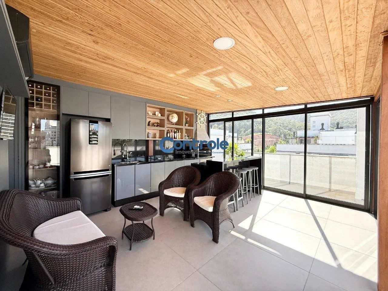 Cobertura duplex com 2 dormitórios - localizada no bairro Pedra Branca, Palhoça
