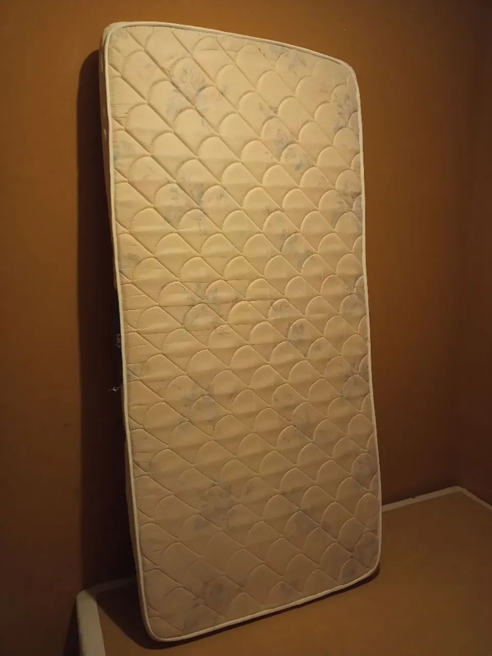 Colchão de solteiro + cama box  - Foto 3