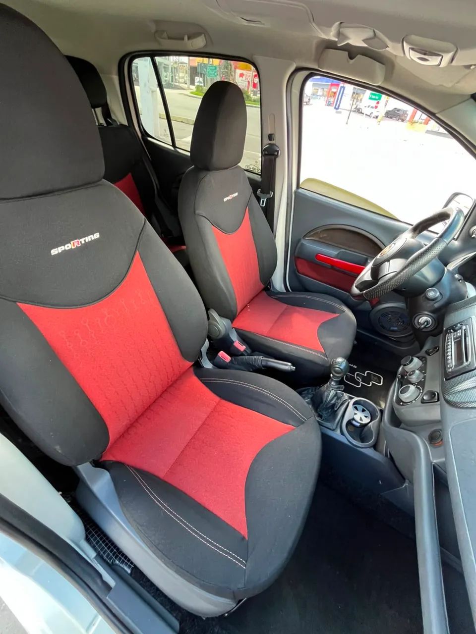 Fiat Uno Sporting 1.4 EVO Fire Flex 8V 4P 2012 - Foto 5