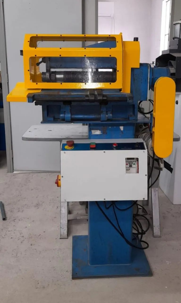 Máquina de Cortar Tiras
