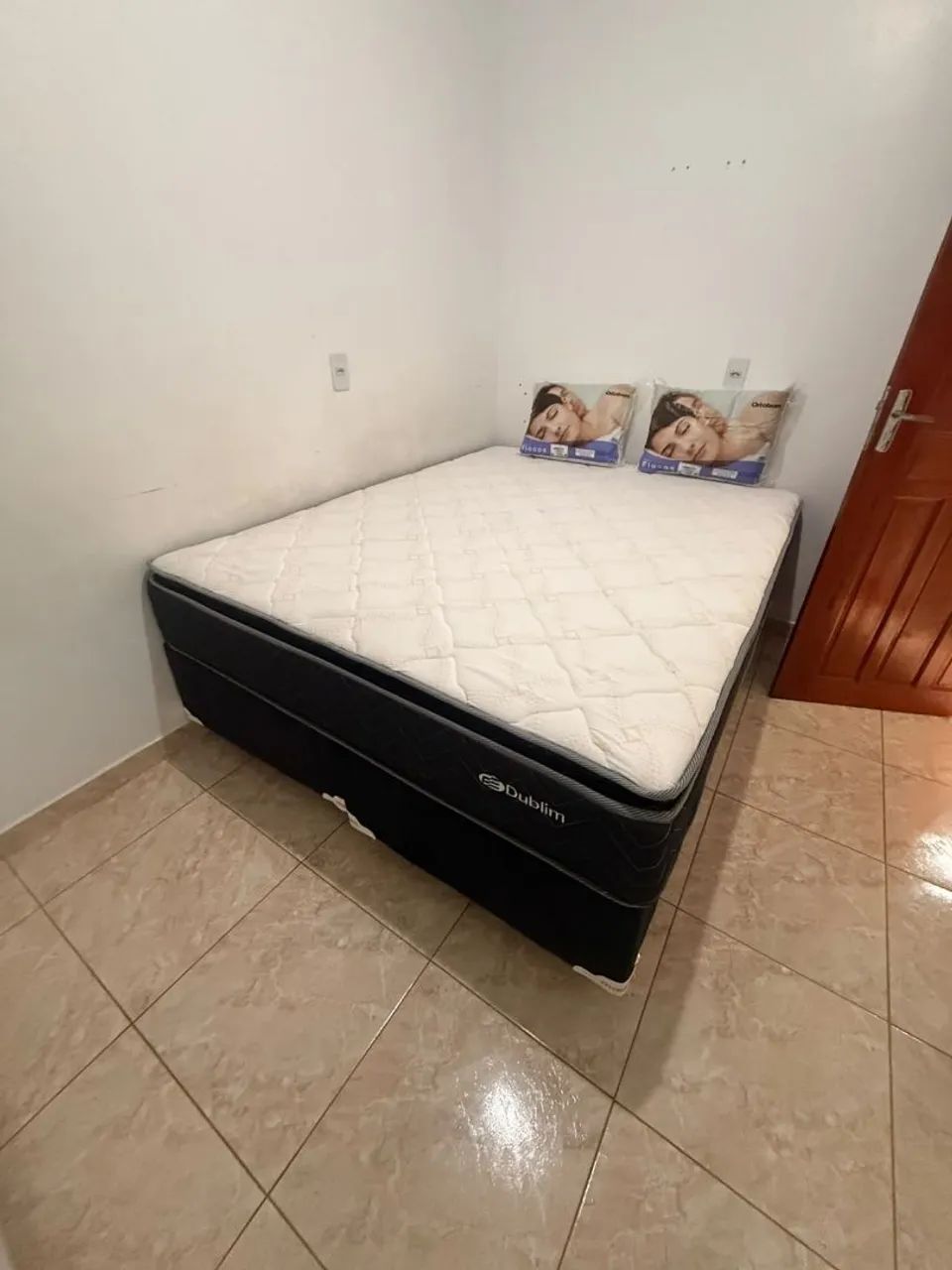 Cama queen size  // molas ensacadas  com pillow top