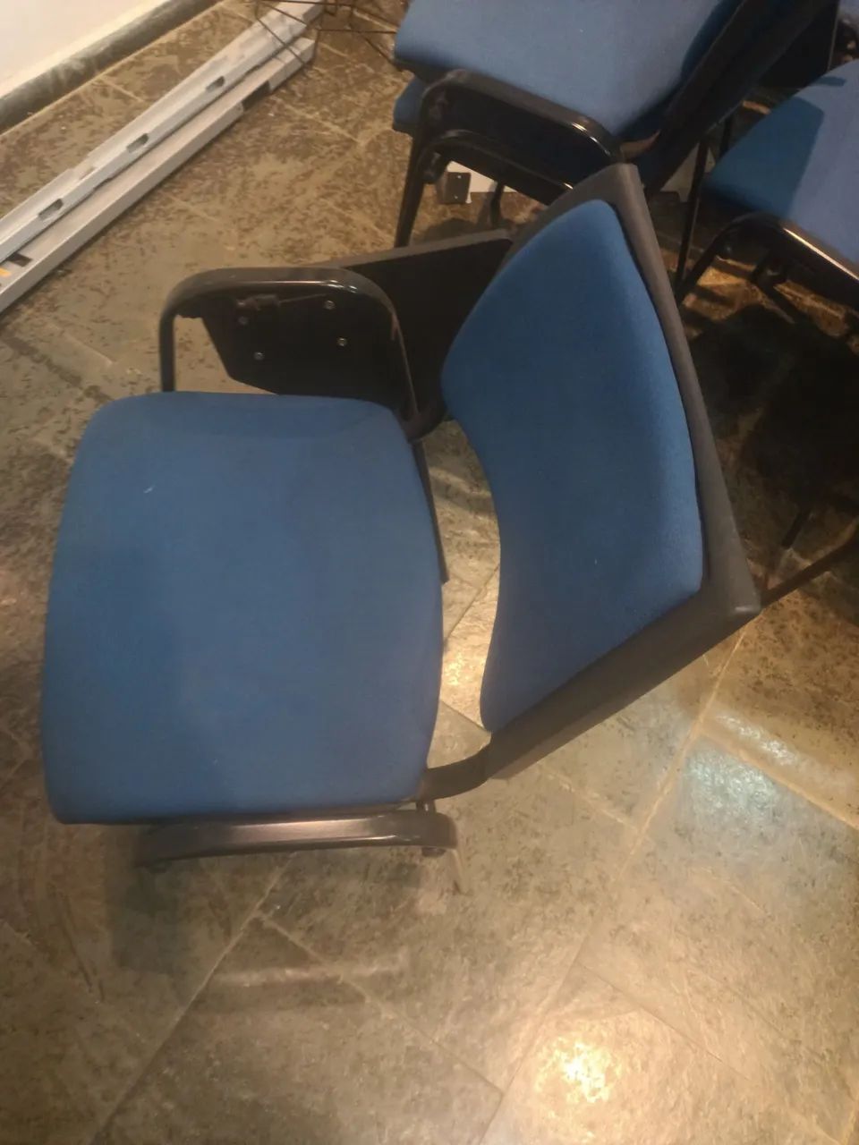 Cadeira Universitária com estafado e braço dobrável  - Foto 3