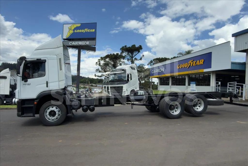 VW 24.280 CONSTELLATION 6X2 - Foto 7