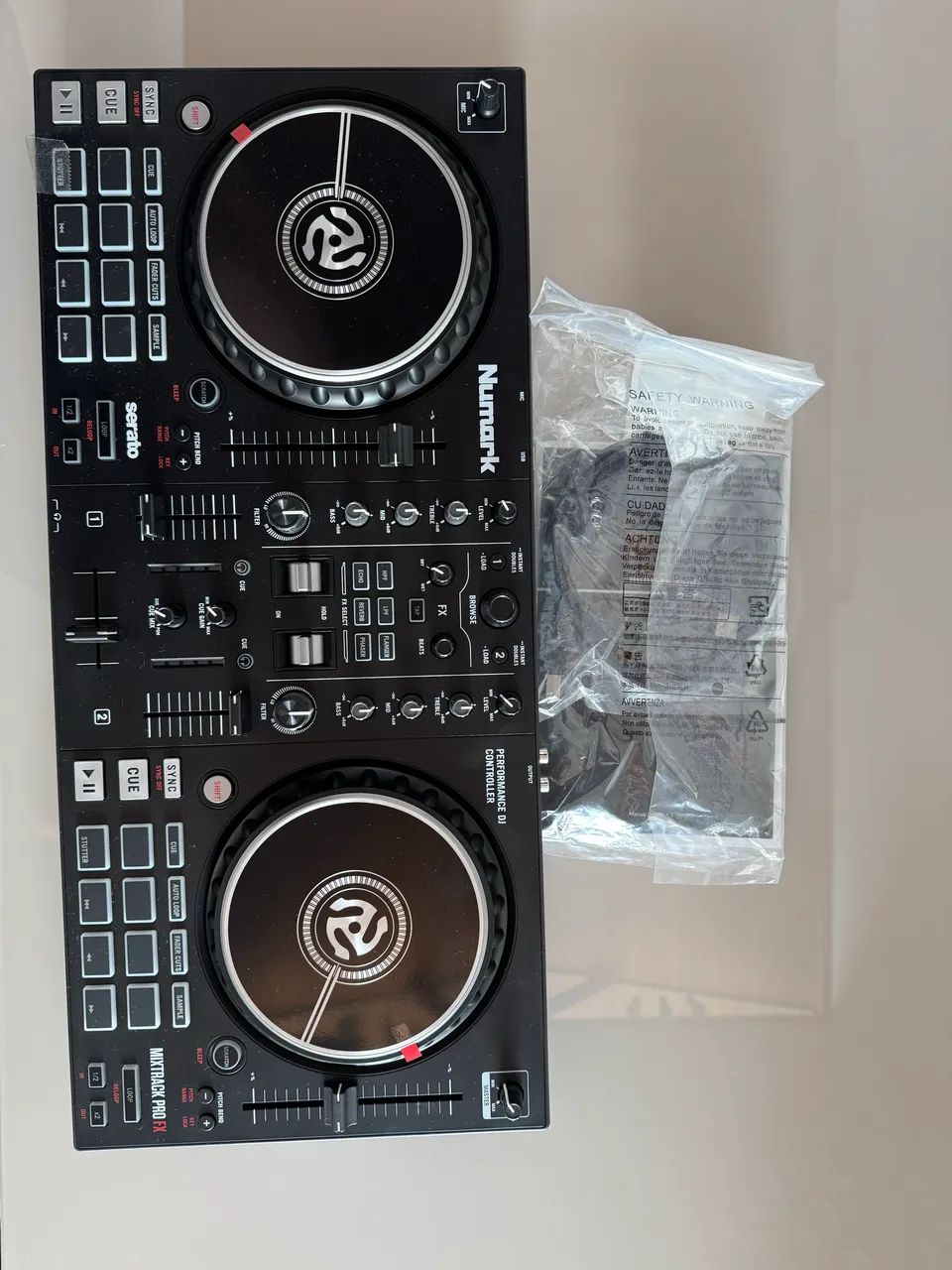 Vendo DDJ Numark Mixtrack PRO FX - Nova - Foto 2