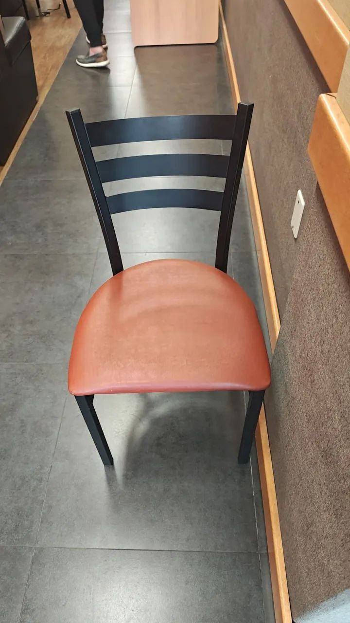 Conjunto de mesa com 4 cadeiras - Foto 2