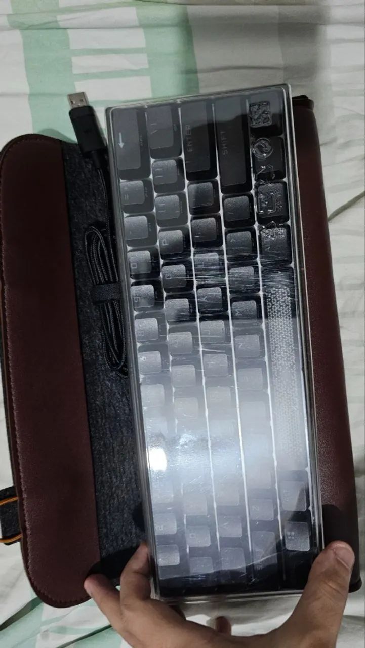 Teclado Corsair k65 Mini ARGB Switch red + bolsa de viagem - Foto 3