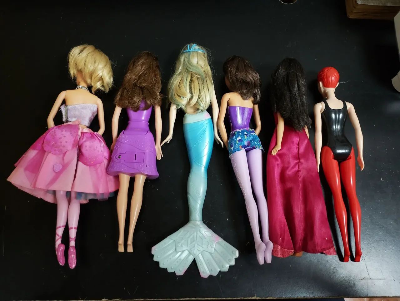 Lotes com lindas bonecas Barbies e 1 Disney  - Foto 2