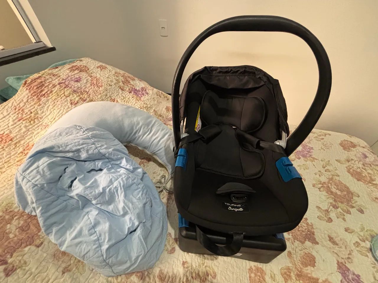 Bebê conforto com base para carro + almofada e capa