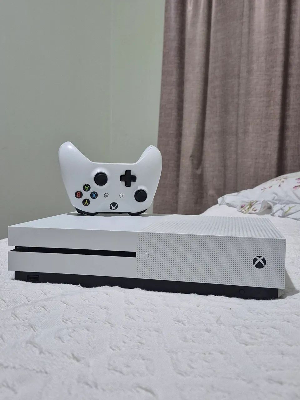 XBOX ONE S 1TB