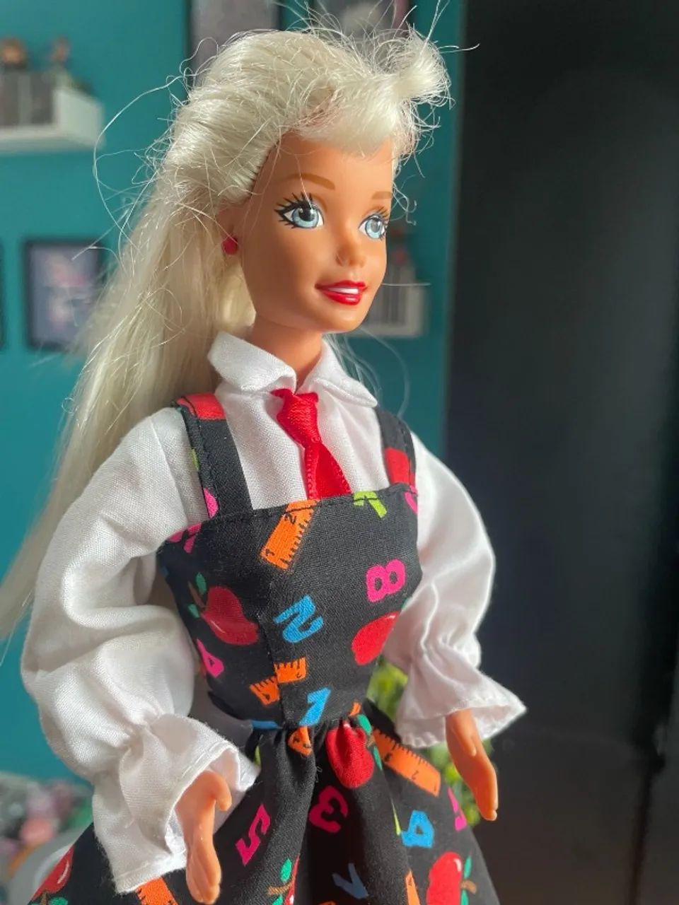 Boneca Barbie Teacher (Professora) de 1995 da Mattel - Usada - Foto 3