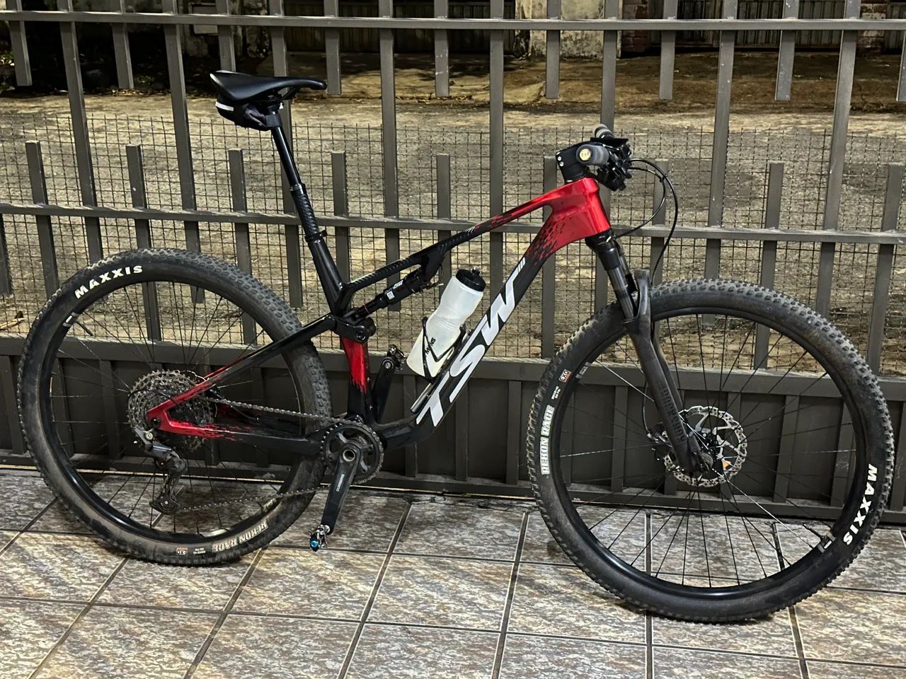 Bike Full Carbono - TSW FULL QUEST RED DEVIL