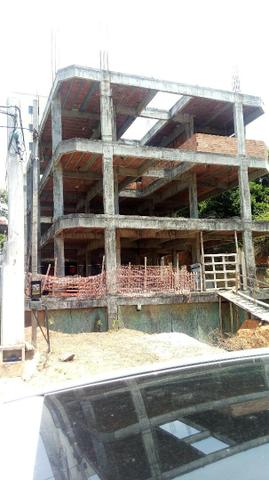 Prédio em Construção Piatã