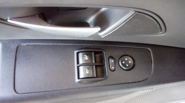 FIAT PUNTO ESSENCE 1.6 16V 5P 2011 - Foto 16
