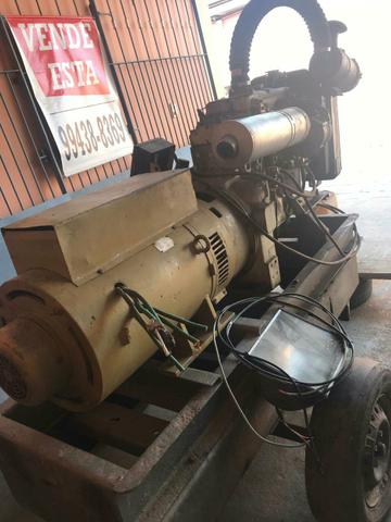 Vendo ou troco aceito carro e moto como parte do negócio: */ *÷