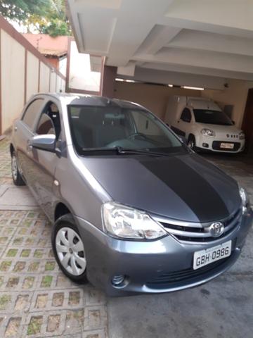 Venda de toyota etios x 1.3 90cv