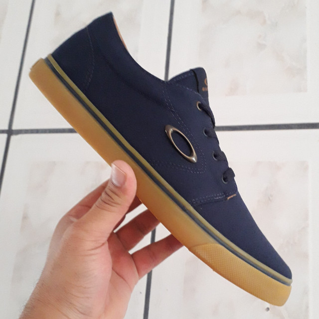 tênis oakley split masculino