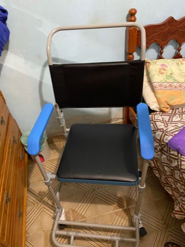 Cadeira de rodas adaptável 