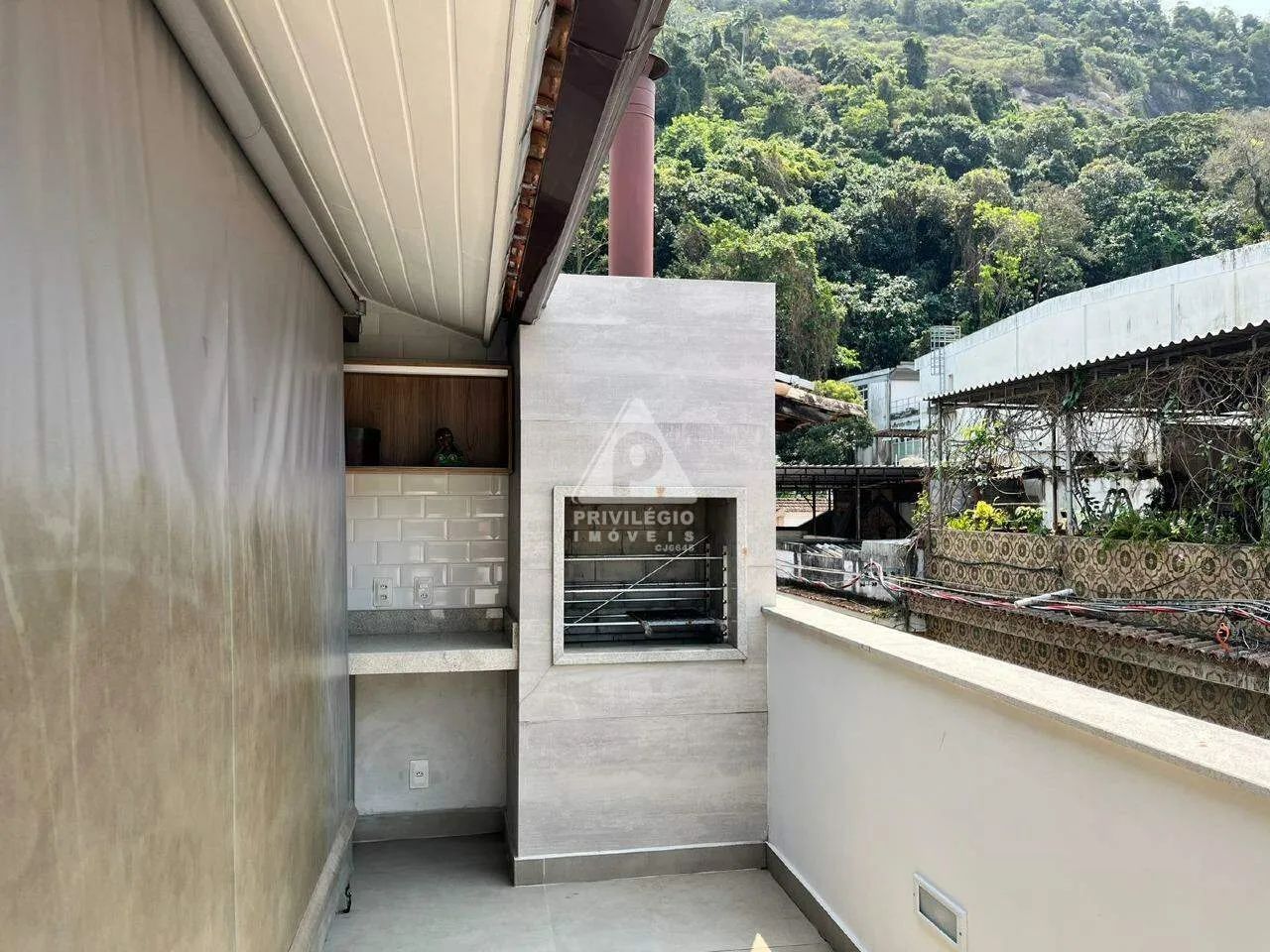 Casa Triplex Reformada 5 Quartos com Espaço Gourmet e Jardim em Botafogo  300m² - Foto 2