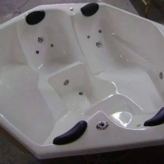 SPA SEXTAVADO COM HIDROMASSAGEM E AQUECEDOR MODELO DE 4 LUGARES - Foto 3