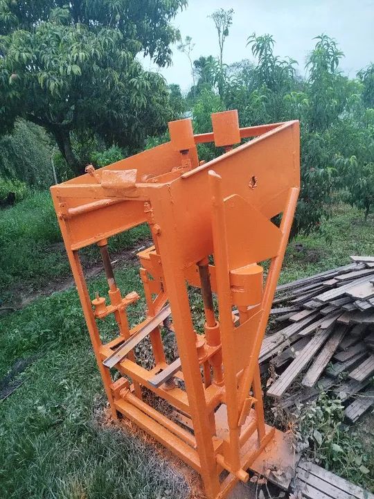 Máquina de Fazer Blocos de Concreto - Oportunidade!