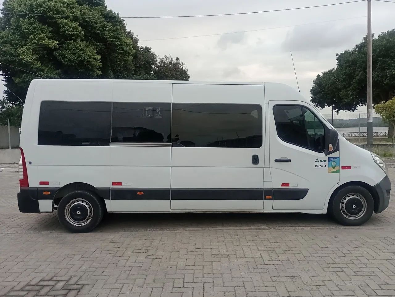 Van para Transporte de Pessoas - 15 passageiros - Foto 3