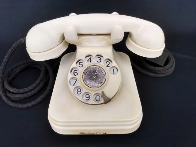 Telefone Standard Electric Antigo de Baquelite Branco