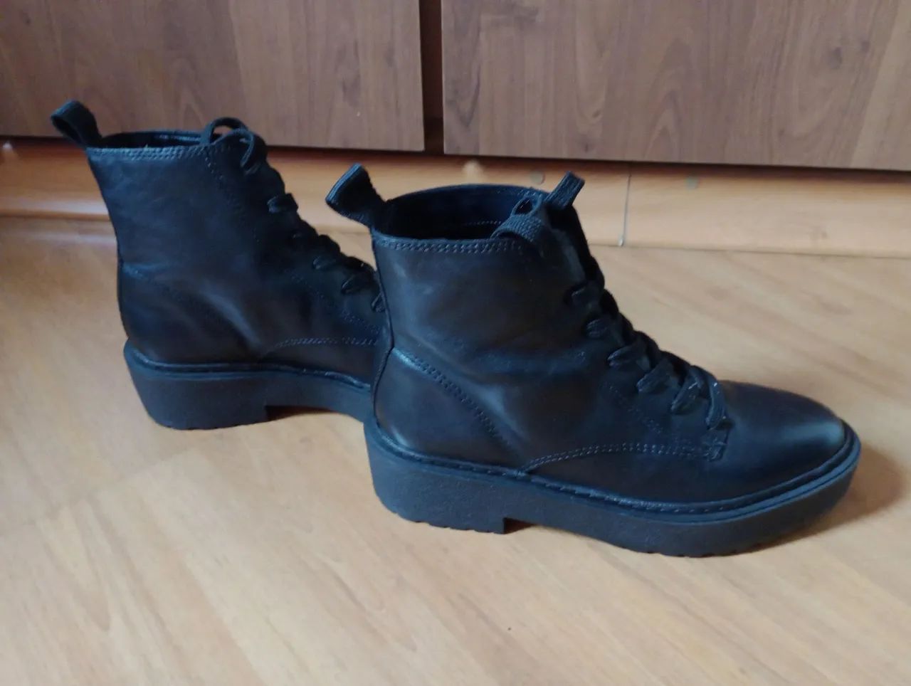 Bota coturno Arezzo preta - Foto 4