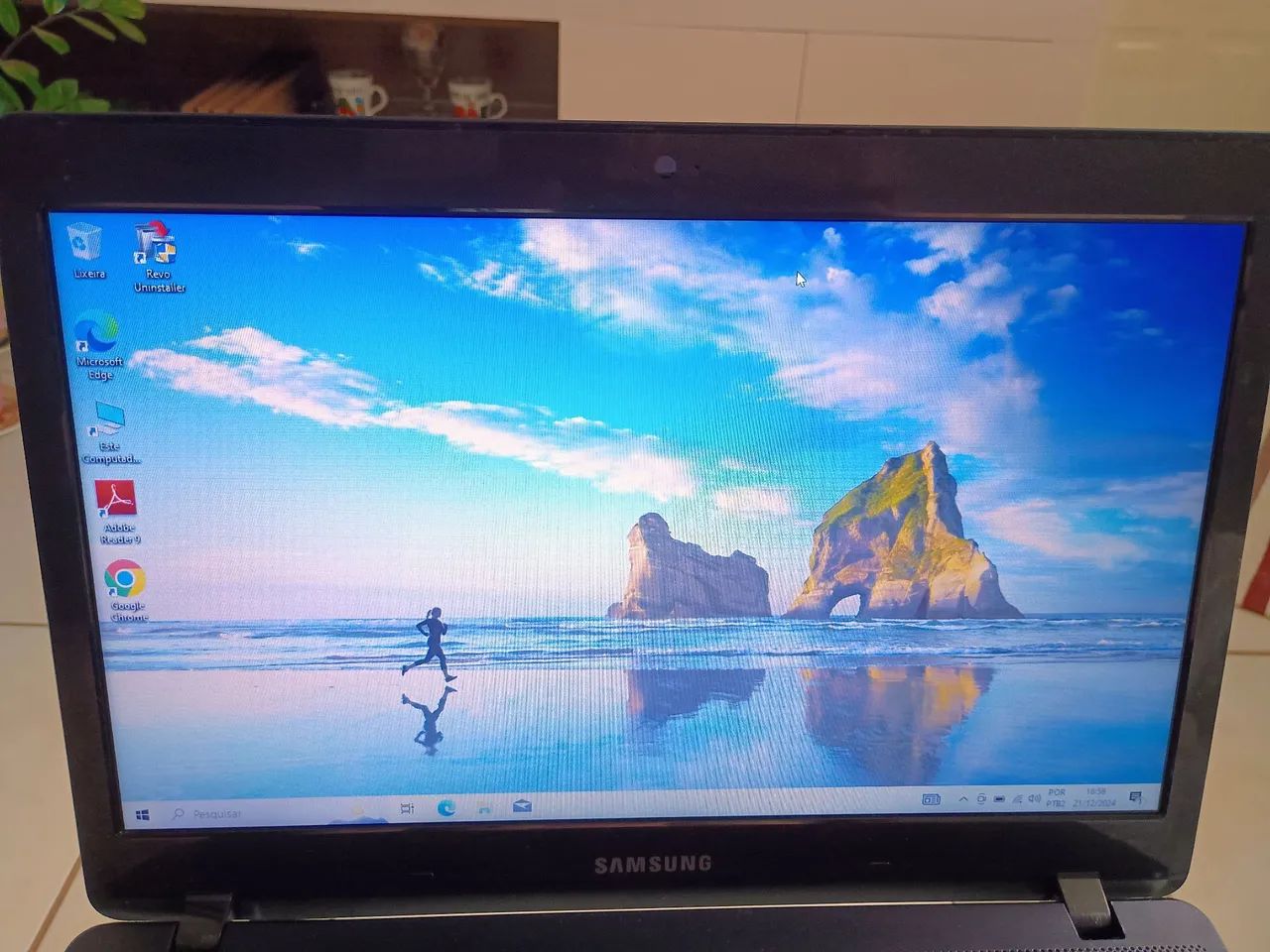 Notebook Samsung branco 4gb memória ram DDR3 500gb HD tela 14 polegadas bateria boa super  - Foto 4