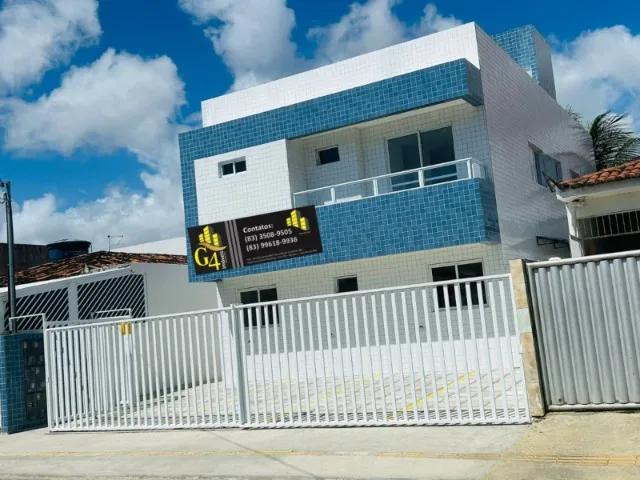 Apartamento no Cuiá com varanda e 02 quartos, sendo 01 suíte.