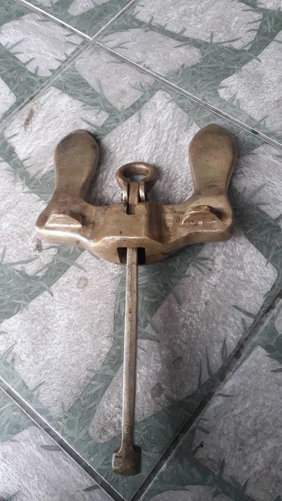 Ancora de metal antiga - Foto 3