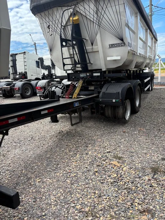 Carreta Rodocaçamba Randon 2020