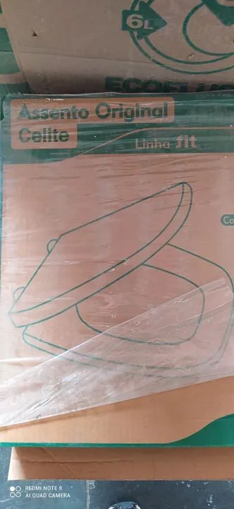 Vaso sanitário com caixa acoplada marca celit fit cor preta novo na caixa incluso assento  - Foto 4
