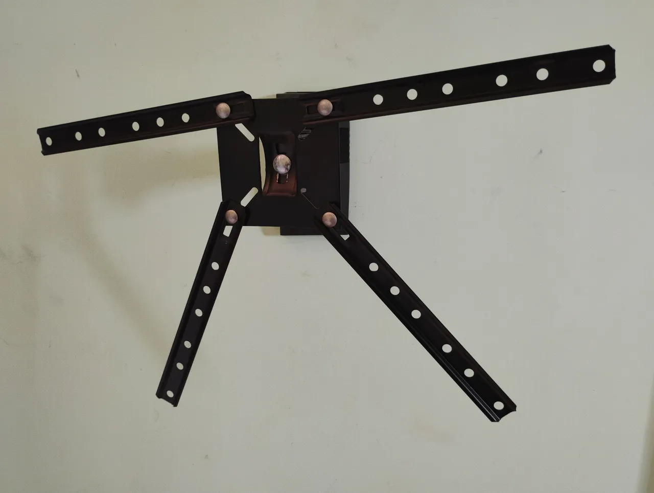 Suporte articulável para TVs de grande portee