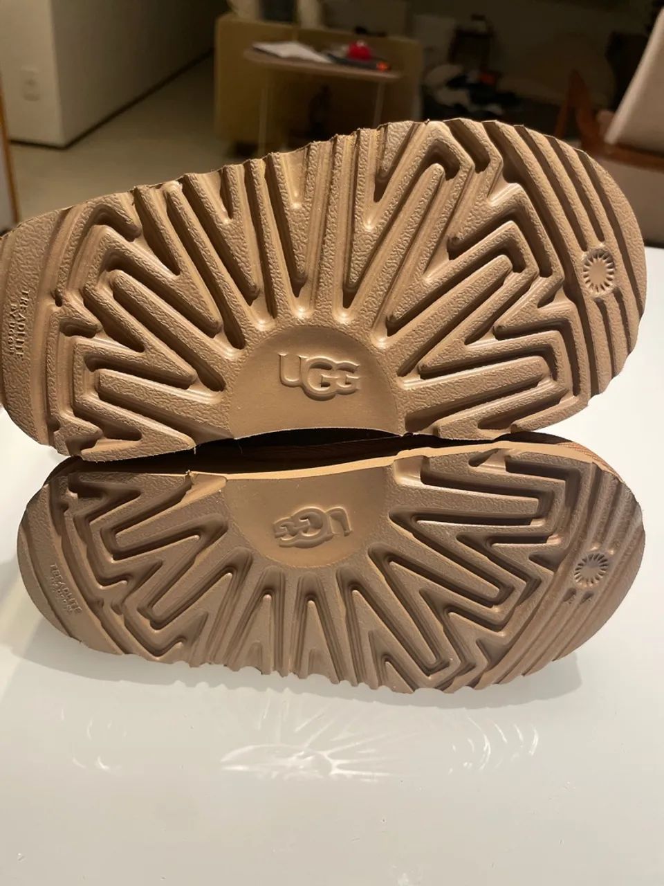 Bota UGG Infantil Marrom - Conforto e Estilo - Foto 5