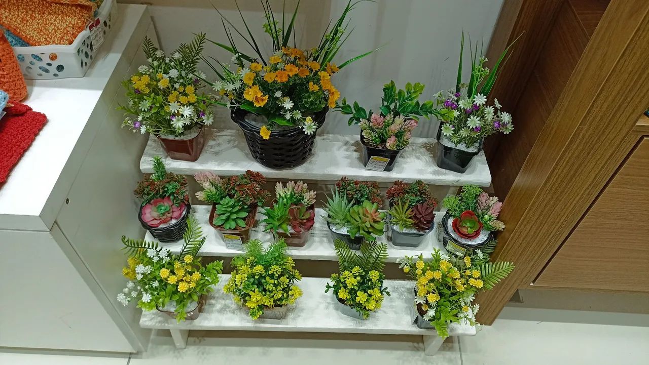 Mini Vasos Decorativos - Flores Artificiais e suculentas