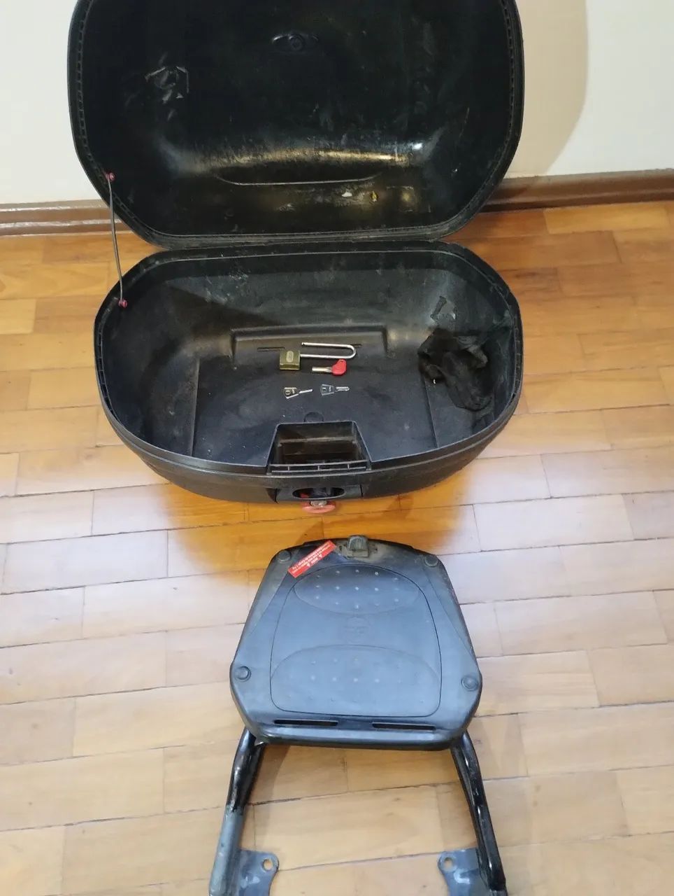 Bauleto Givi 45l com suporte para Fazer 260
