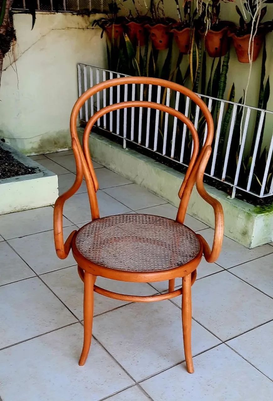 Par de Cadeiras de Braços Thonart Modelo Thonet - Foto 5