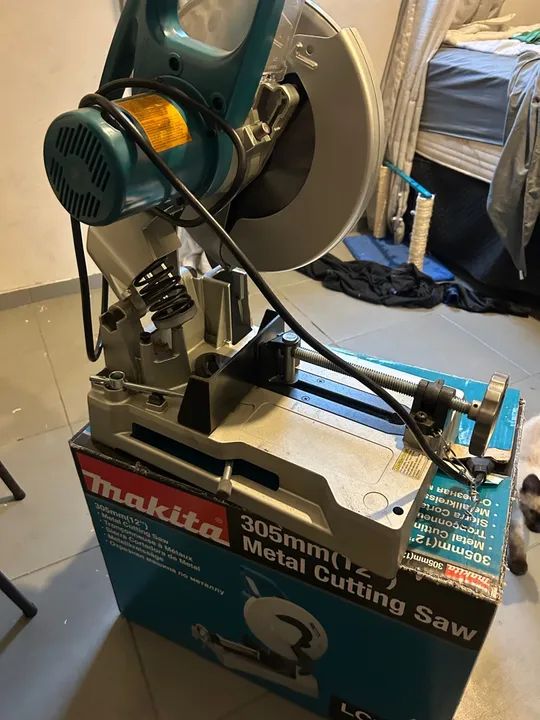 Serra de corte de metal Makita 305mm (12'') - Foto 2