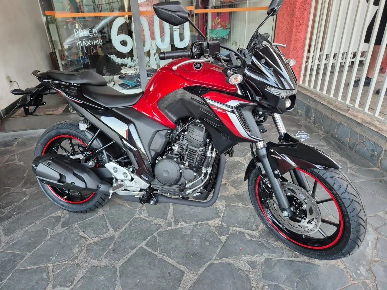 Yamaha Fazer 250 Vermelha